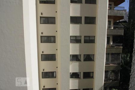 Apartamento à venda com 70m², 2 quartos e 2 vagasVista da suíte 1