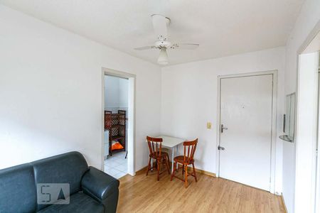 Sala de apartamento para alugar com 1 quarto, 32m² em Santo Antônio, Porto Alegre