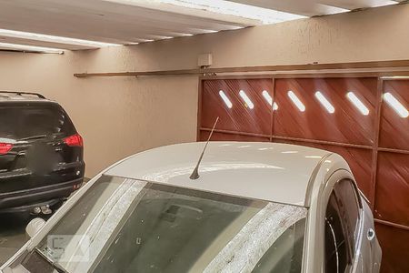 Casa à venda com 253m², 3 quartos e 6 vagas Casa à venda com 253m², 3 quartos e 6 vagasGaragem