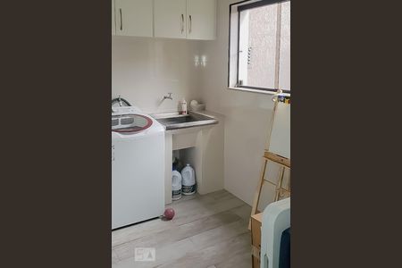 Casa à venda com 253m², 3 quartos e 6 vagas Casa à venda com 253m², 3 quartos e 6 vagasÁrea de Serviço