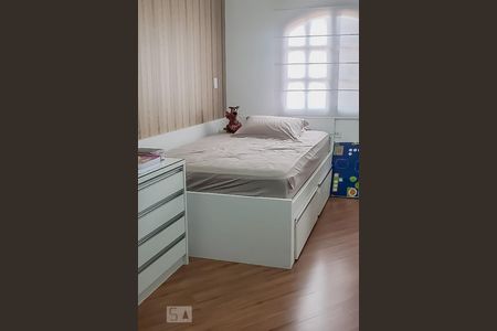 Casa à venda com 253m², 3 quartos e 6 vagas Casa à venda com 253m², 3 quartos e 6 vagasQuarto 01