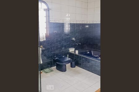 Casa à venda com 253m², 3 quartos e 6 vagas Casa à venda com 253m², 3 quartos e 6 vagasSuite