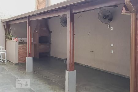 Casa à venda com 253m², 3 quartos e 6 vagas Casa à venda com 253m², 3 quartos e 6 vagasQuintal com Churrasqueira