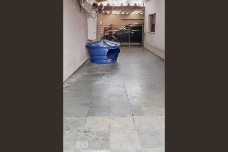 Casa à venda com 253m², 3 quartos e 6 vagas Casa à venda com 253m², 3 quartos e 6 vagasQuintal Lateral