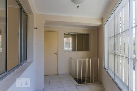 Casa para alugar com 373m², 5 quartos e 4 vagas Casa para alugar com 373m², 5 quartos e 4 vagasEscada de Serviço