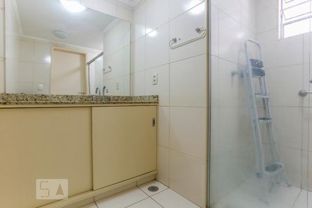 Casa para alugar com 373m², 5 quartos e 4 vagas Casa para alugar com 373m², 5 quartos e 4 vagasBanheiro da Suíte 3