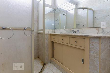 Casa para alugar com 373m², 5 quartos e 4 vagas Casa para alugar com 373m², 5 quartos e 4 vagasBanheiro Social