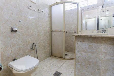 Casa para alugar com 373m², 5 quartos e 4 vagas Casa para alugar com 373m², 5 quartos e 4 vagasBanheiro Social