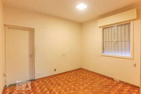 Casa para alugar com 373m², 5 quartos e 4 vagas Casa para alugar com 373m², 5 quartos e 4 vagasQuarto