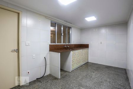Casa para alugar com 373m², 5 quartos e 4 vagas Casa para alugar com 373m², 5 quartos e 4 vagasCozinha