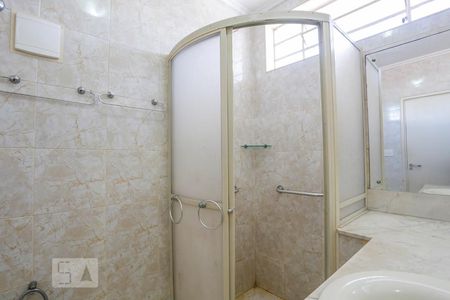 Casa para alugar com 373m², 5 quartos e 4 vagas Casa para alugar com 373m², 5 quartos e 4 vagasBanheiro Social