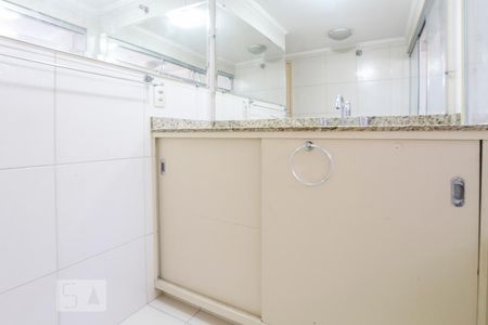 Casa para alugar com 373m², 5 quartos e 4 vagas Casa para alugar com 373m², 5 quartos e 4 vagasBanheiro da Suíte 2