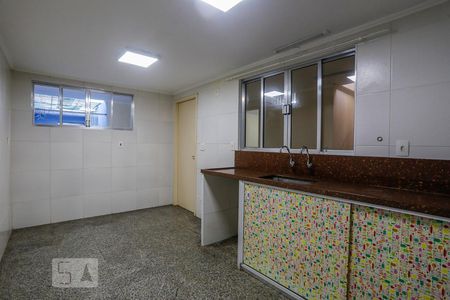 Casa para alugar com 373m², 5 quartos e 4 vagas Casa para alugar com 373m², 5 quartos e 4 vagasCozinha