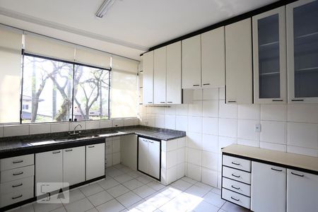 Casa para alugar com 380m², 4 quartos e 5 vagasCozinha