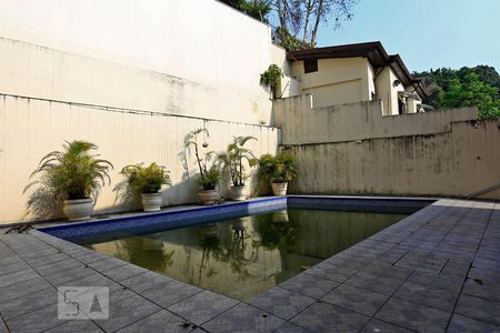 Casa para alugar com 380m², 4 quartos e 5 vagasPiscina