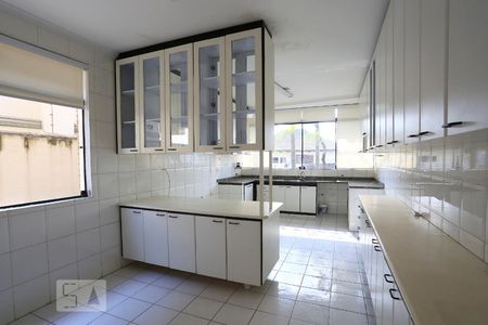 Casa para alugar com 380m², 4 quartos e 5 vagasCozinha