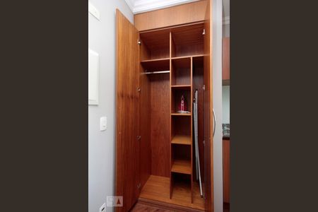 Armário de apartamento para alugar com 1 quarto, 49m² em Consolação, São Paulo
