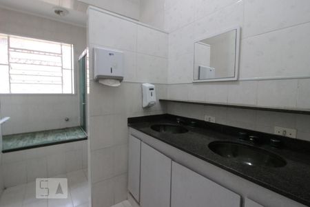Casa à venda com 452m², 4 quartos e 2 vagasBanheiro 1