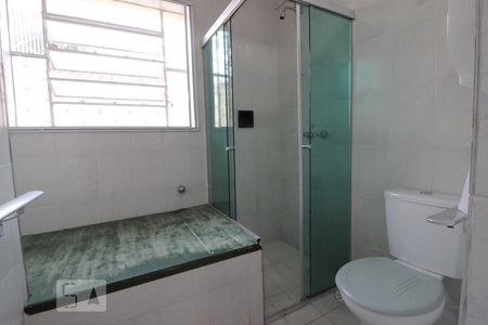 Casa à venda com 452m², 4 quartos e 2 vagasBanheiro 1