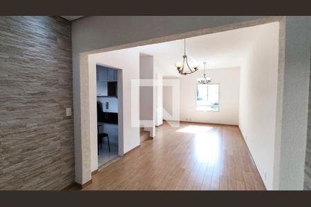 Casa de Condomínio para alugar com 3 quartos, 102m² em Vila Rio Branco, Jundiaí