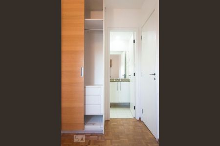 Suite 2 de apartamento para alugar com 2 quartos, 67m² em Vila Andrade, São Paulo