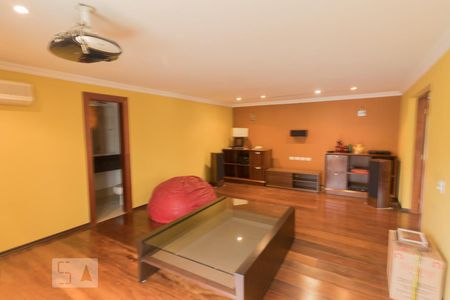 Casa para alugar com 1000m², 4 quartos e sem vagaSala Tv