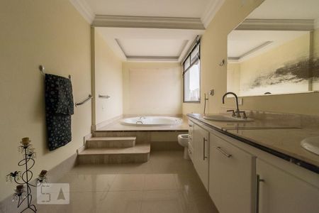 Casa para alugar com 1000m², 4 quartos e sem vagaDetalhe do Banheiro da Suite 1