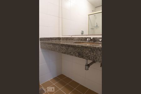 Apartamento para alugar com 70m², 2 quartos e 1 vagaBanheiro social 