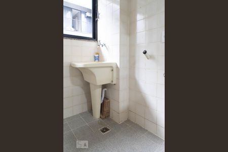 Apartamento para alugar com 70m², 2 quartos e 1 vagaÁrea de serviço