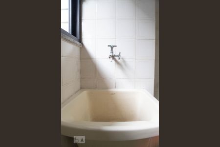 Apartamento para alugar com 70m², 2 quartos e 1 vagaÁrea de serviço