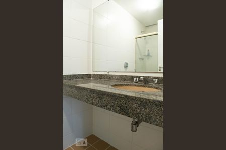 Apartamento para alugar com 70m², 2 quartos e 1 vagaBanheiro social 