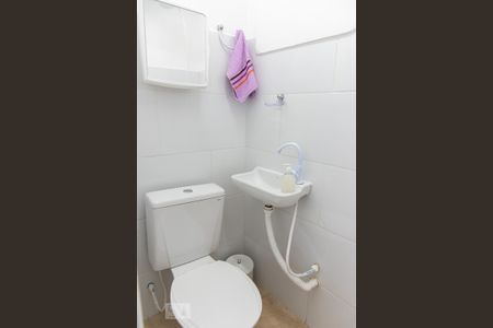 Banheiro de kitnet/studio para alugar com 1 quarto, 12m² em Aclimação, São Paulo
