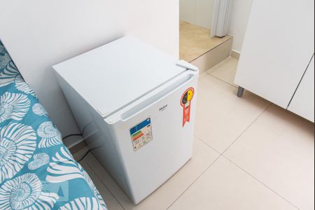Frigobar de kitnet/studio para alugar com 1 quarto, 12m² em Aclimação, São Paulo