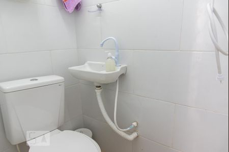 Banheiro de kitnet/studio para alugar com 1 quarto, 12m² em Aclimação, São Paulo