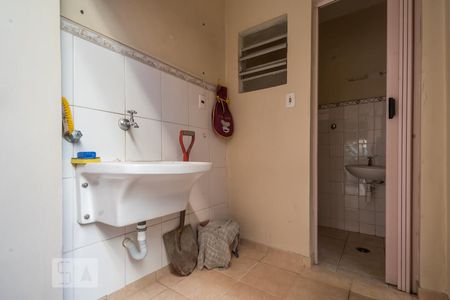 Casa à venda com 120m², 4 quartos e 1 vagaÁrea de Serviço