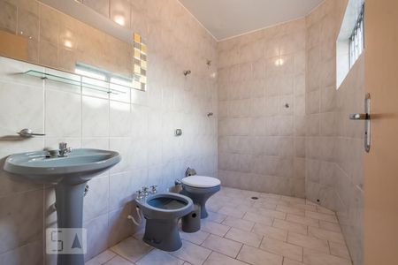 Casa à venda com 120m², 4 quartos e 1 vagaBanheiro 1