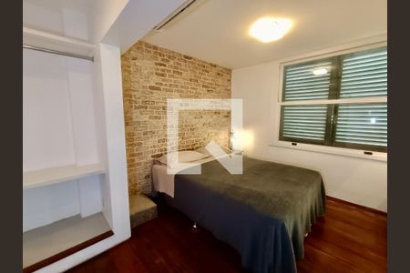 Casa à venda com 571m², 8 quartos e 3 vagasSuíte duplex 8