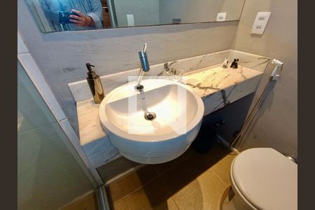 Casa à venda com 571m², 8 quartos e 3 vagasBanheiro Suíte 5