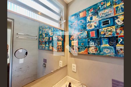 Casa à venda com 571m², 8 quartos e 3 vagasBanheiro Suíte 5