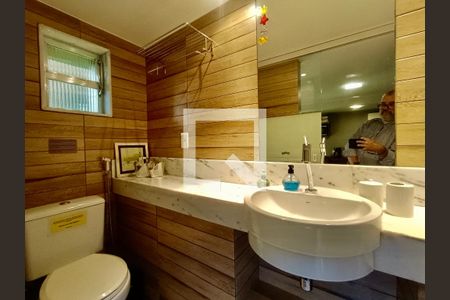 Casa à venda com 571m², 8 quartos e 3 vagasBanheiro Suíte 6