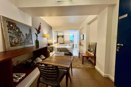 Casa à venda com 571m², 8 quartos e 3 vagasSuíte 3