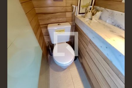 Casa à venda com 571m², 8 quartos e 3 vagasBanheiro Suíte 6