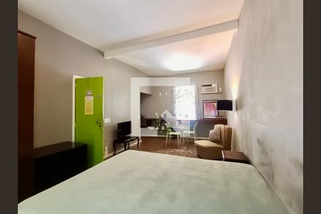 Casa à venda com 571m², 8 quartos e 3 vagasSuíte 2