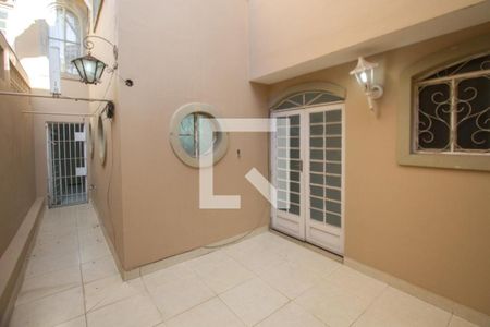 Casa à venda com 80m², 2 quartos e 2 vagasQuintal