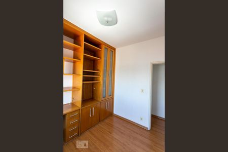 Quarto 1 de apartamento para alugar com 2 quartos, 60m² em Sagrada Família, Belo Horizonte