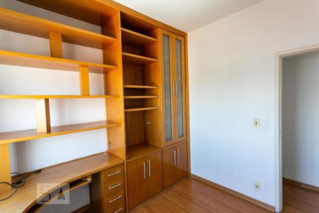 Quarto 1 de apartamento para alugar com 2 quartos, 60m² em Sagrada Família, Belo Horizonte