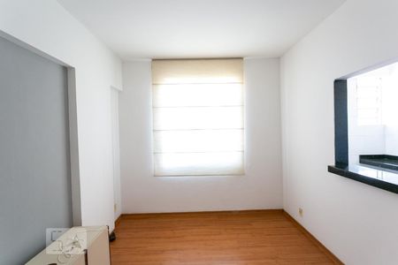 sala de apartamento para alugar com 2 quartos, 60m² em Sagrada Família, Belo Horizonte
