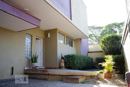 Fachada de casa à venda com 4 quartos, 245m² em Planalto Paulista, São Paulo