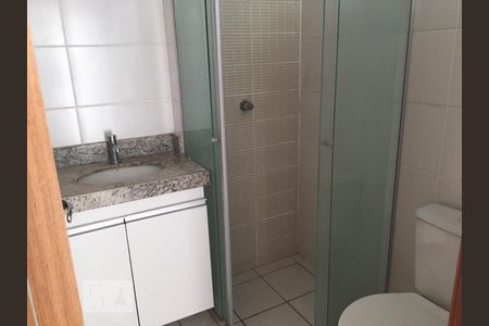 Banheiro de apartamento para alugar com 1 quarto, 30m² em Setor Leste Universitário, Goiânia