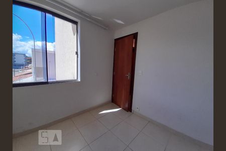 Quarto  de apartamento para alugar com 2 quartos, 65m² em Guará I, Brasília
